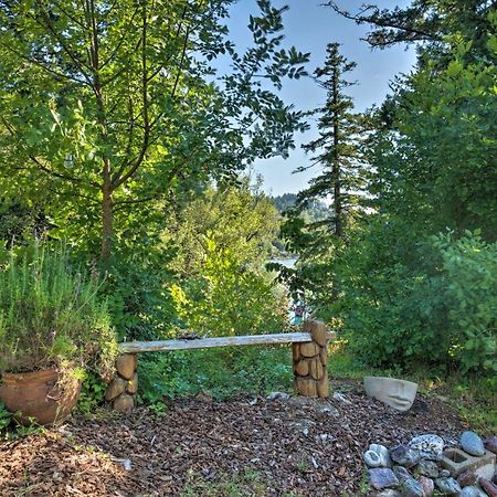Quaint Riverside Reprieve With Kayaks And Floats! Brookings Exterior photo