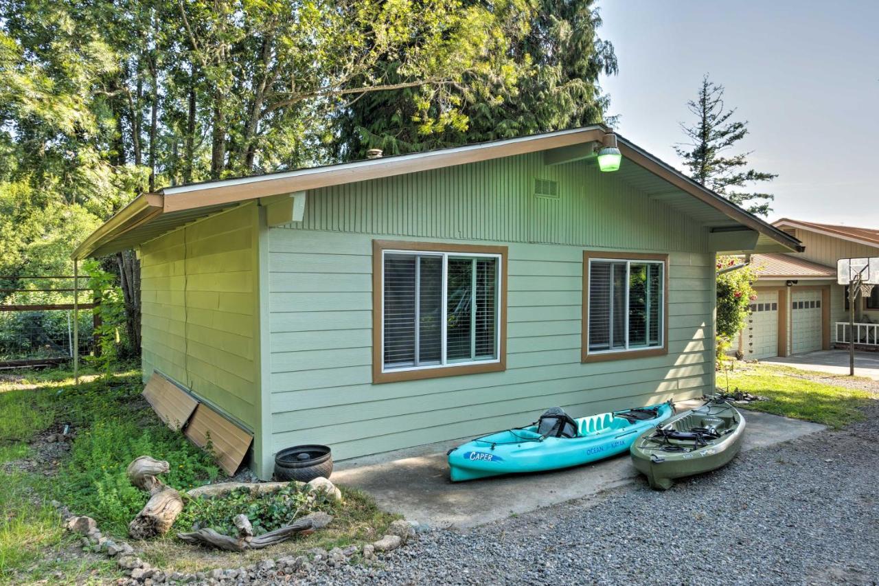 Quaint Riverside Reprieve With Kayaks And Floats! Brookings Exterior photo