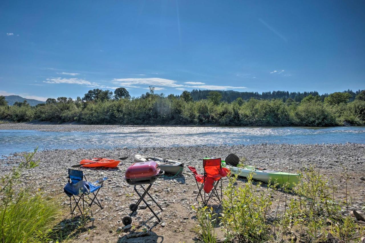 Quaint Riverside Reprieve With Kayaks And Floats! Brookings Exterior photo