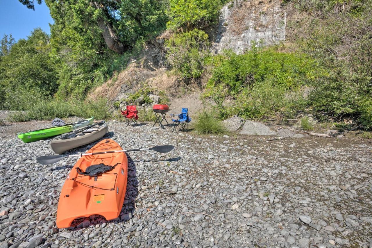 Quaint Riverside Reprieve With Kayaks And Floats! Brookings Exterior photo